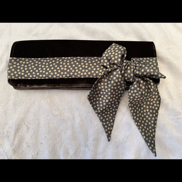 Shiraleah Velvet Clutch ~ new - Picture 1 of 5